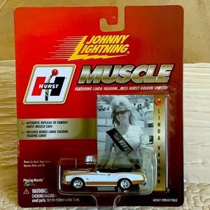 Johnny Lightning 69 Olds w/Linda Vaughn #30 card